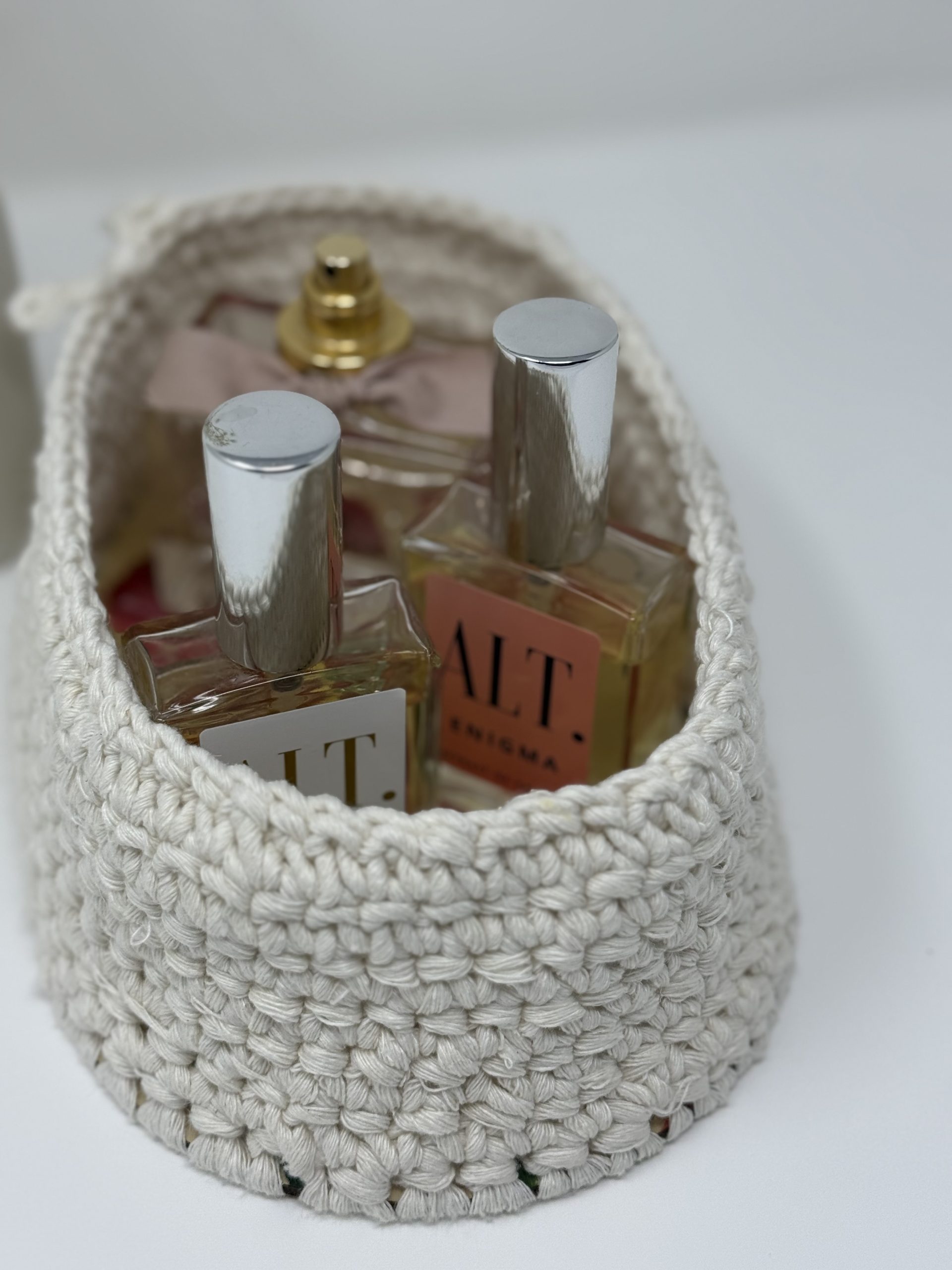 Floral Embrace Macrame Basket - Image 7